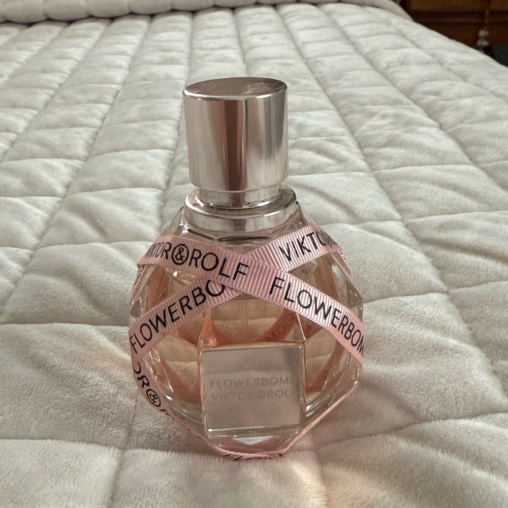 Viktor Rolf Flowerbomb Eau de Parfum - Picture 5 of 7